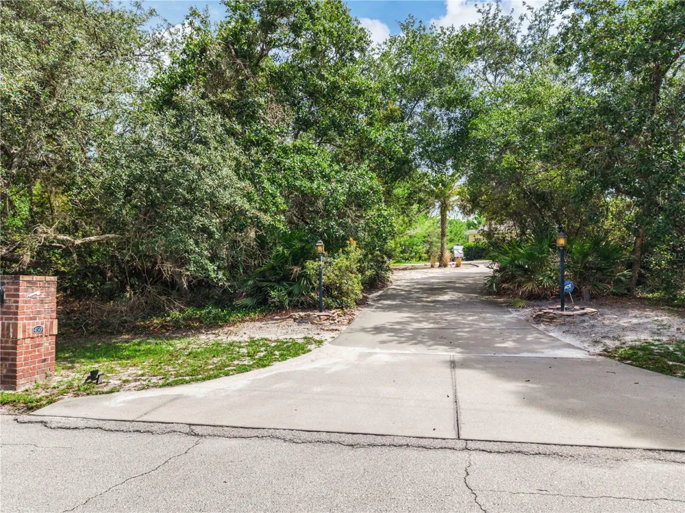 450 VALLEY STREAM DRIVE Geneva, FL 32732