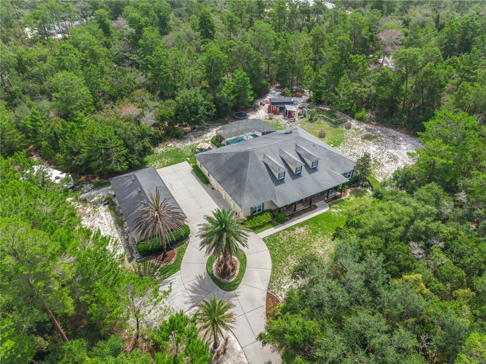 450 VALLEY STREAM DRIVE Geneva, FL 32732
