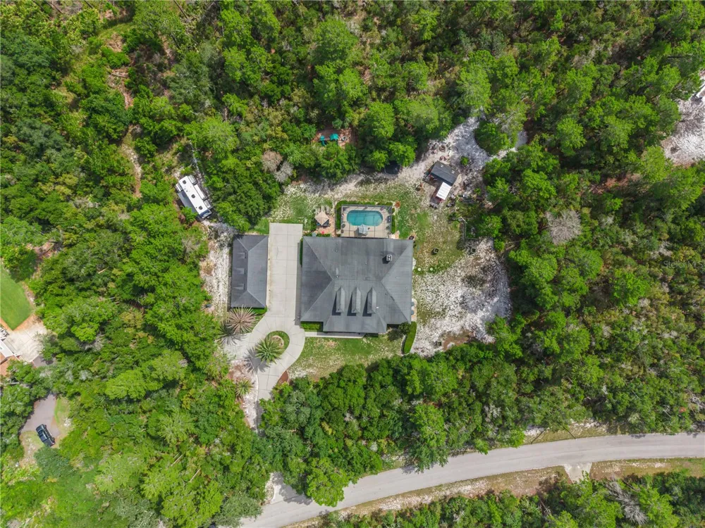 450 VALLEY STREAM DRIVE Geneva, FL 32732