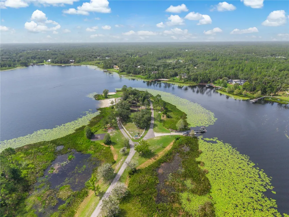 450 VALLEY STREAM DRIVE Geneva, FL 32732