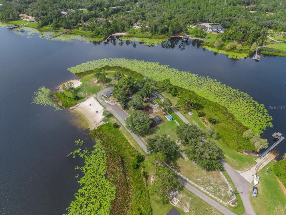 450 VALLEY STREAM DRIVE Geneva, FL 32732