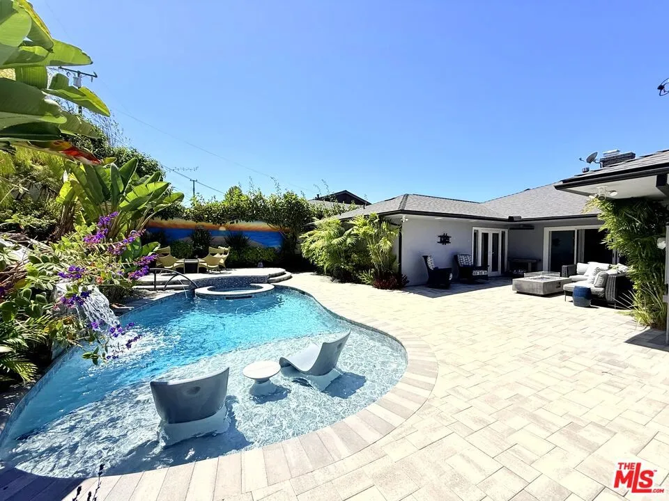 5500 Shenandoah Avenue Los Angeles, CA 90056