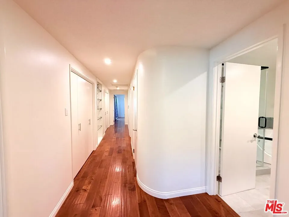 5500 Shenandoah Avenue Los Angeles, CA 90056