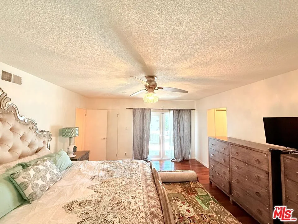 5500 Shenandoah Avenue Los Angeles, CA 90056