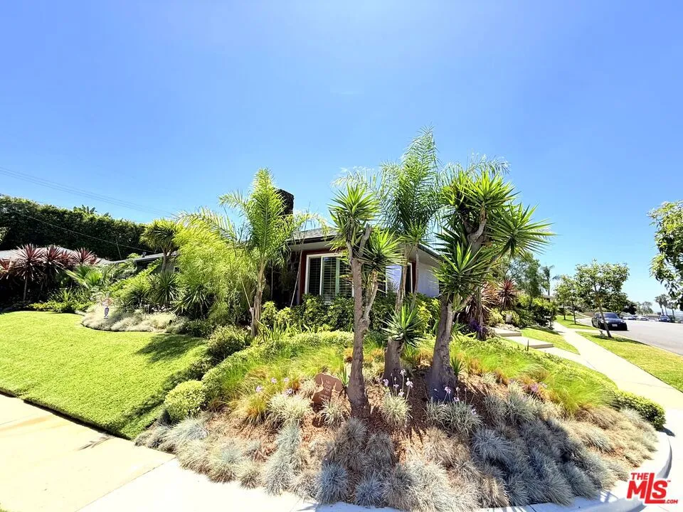 5500 Shenandoah Avenue Los Angeles, CA 90056