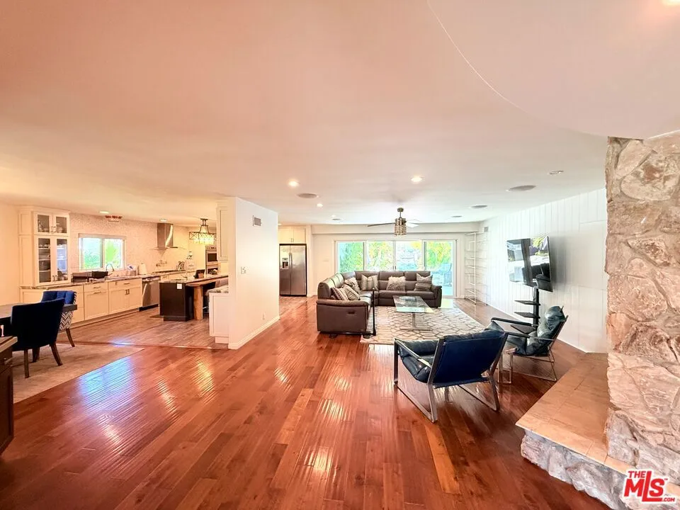 5500 Shenandoah Avenue Los Angeles, CA 90056