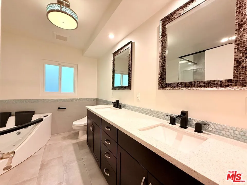 5500 Shenandoah Avenue Los Angeles, CA 90056