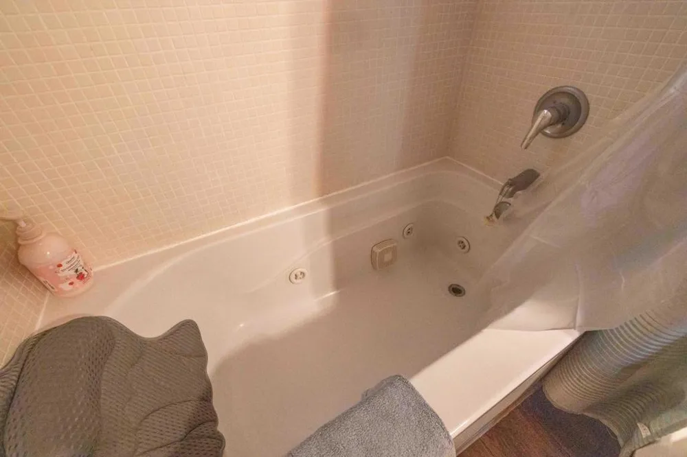 1087 Brookside Lane Fawnskin, CA 92333