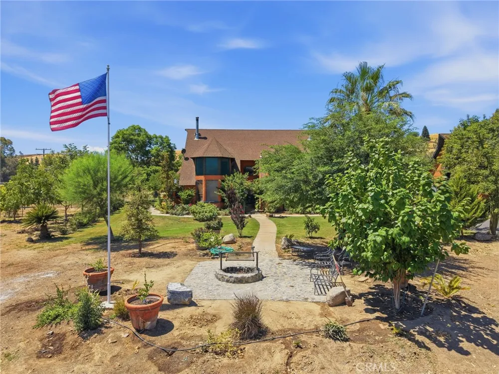 31061 Palm Exeter, CA 93221