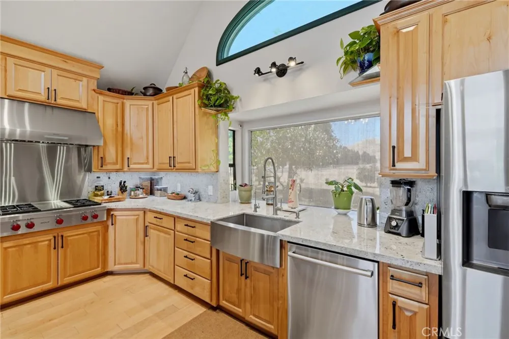 31061 Palm Exeter, CA 93221
