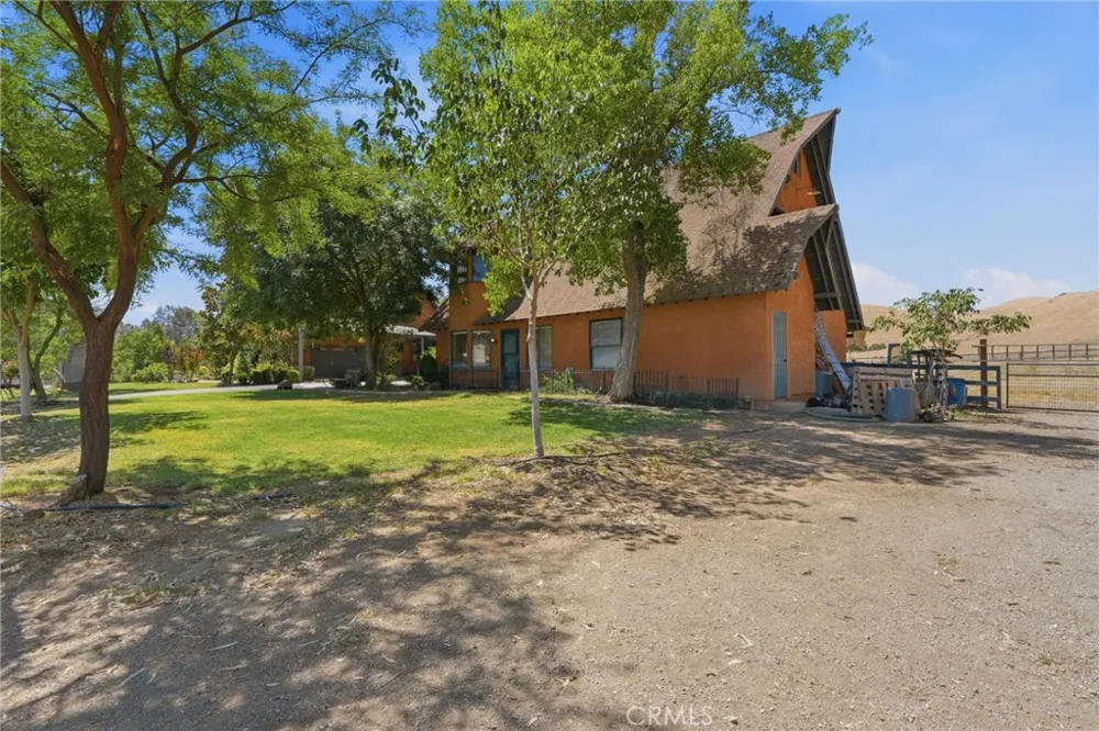31061 Palm Exeter, CA 93221