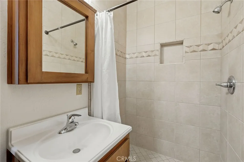31061 Palm Exeter, CA 93221