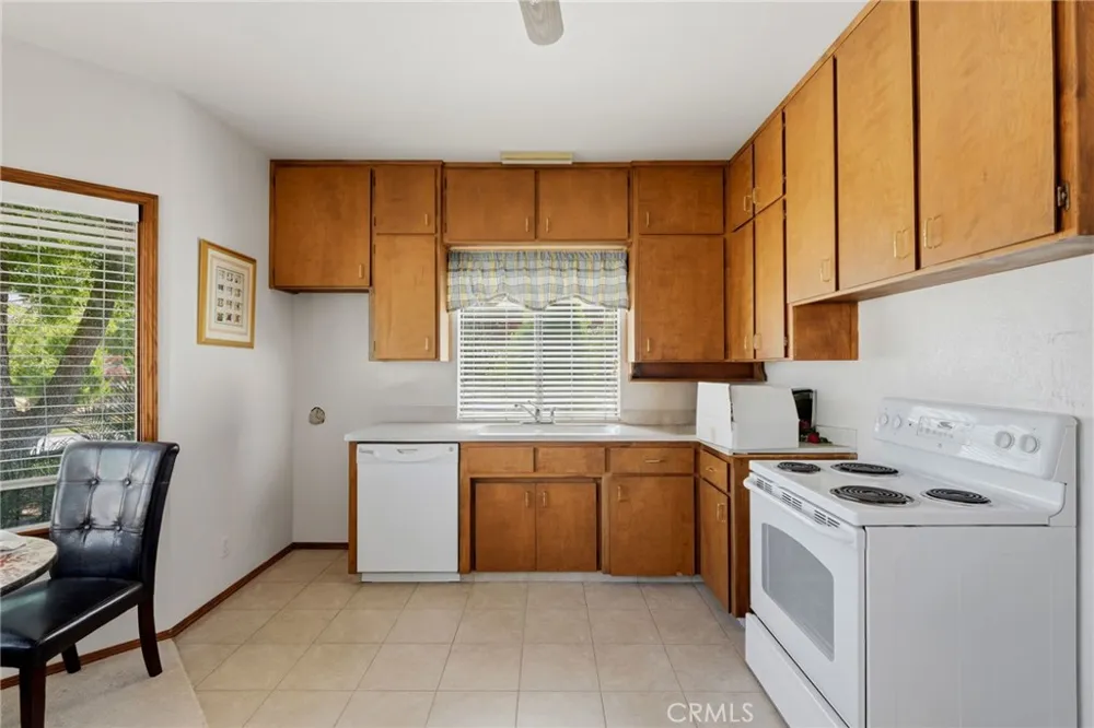31061 Palm Exeter, CA 93221