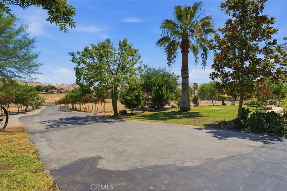 31061 Palm Exeter, CA 93221