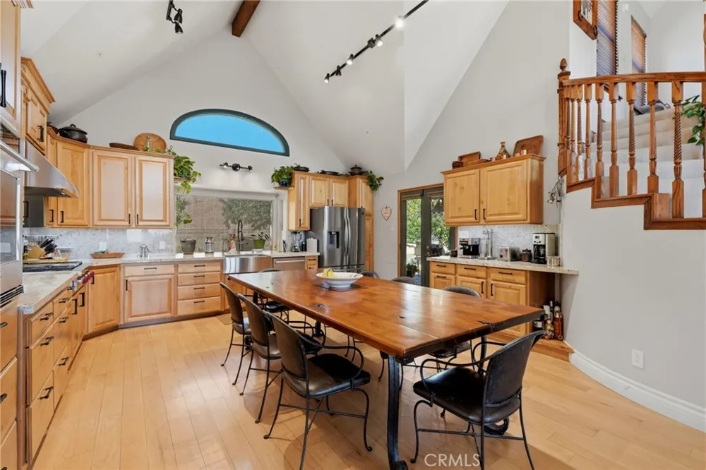 31061 Palm Exeter, CA 93221