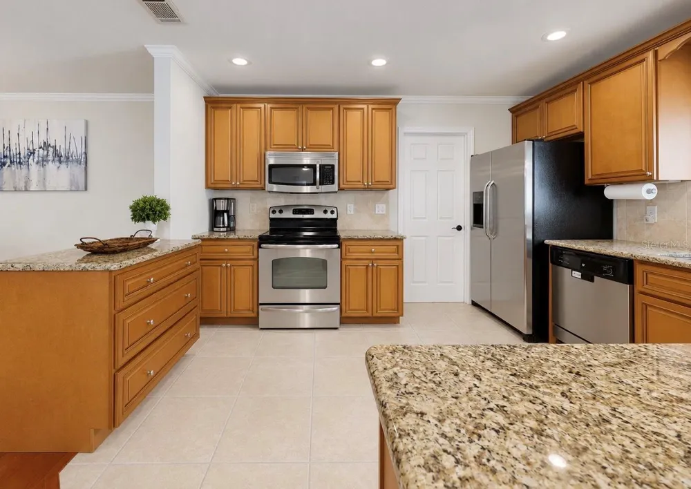 1005 HIGHGROVE COURT Valrico, FL 33596