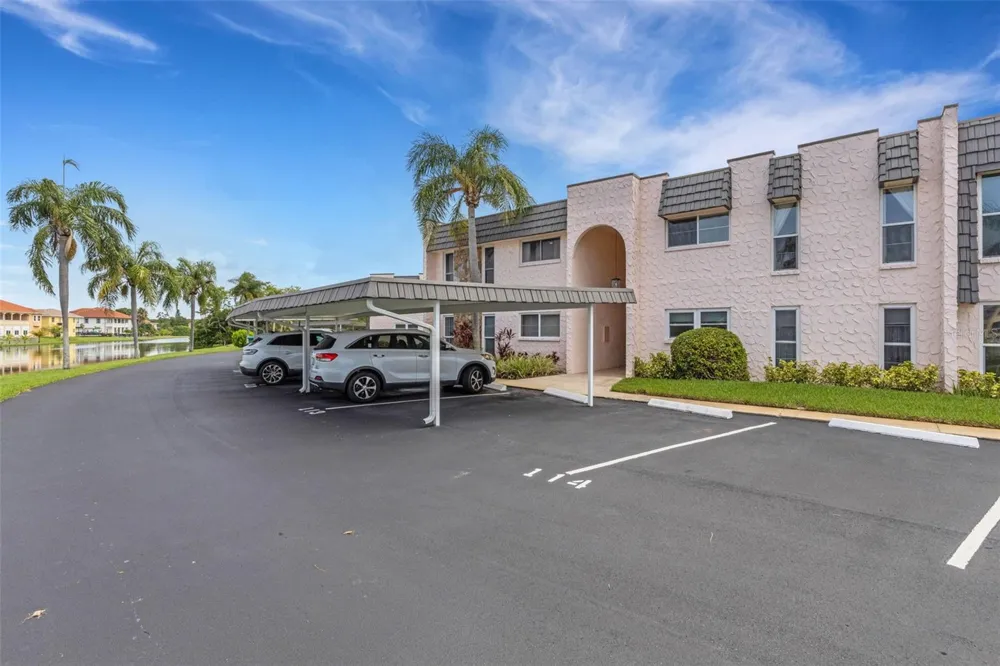 114 FERNWOOD CIRCLE #114 Seminole, FL 33777