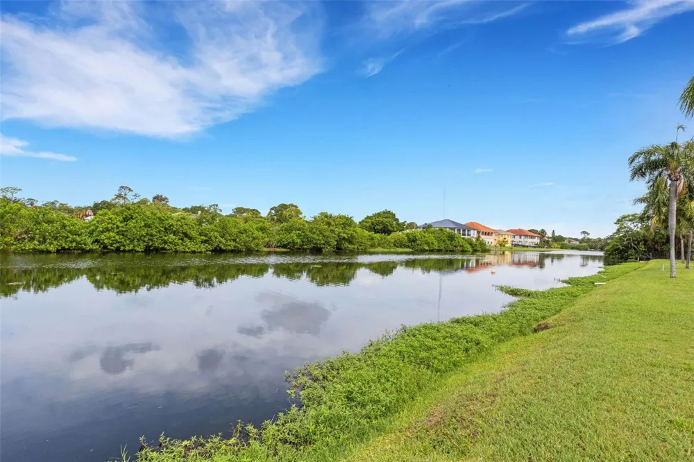 114 FERNWOOD CIRCLE #114 Seminole, FL 33777