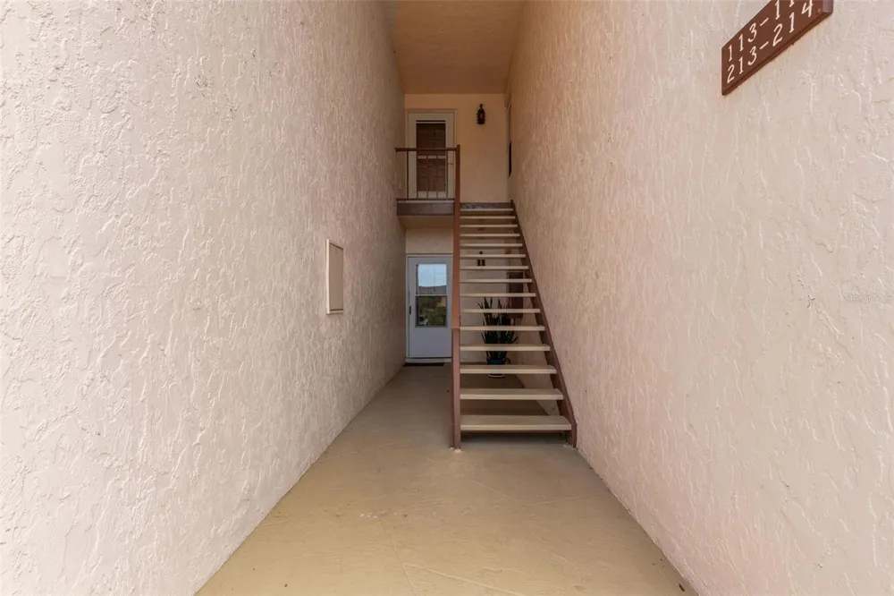 114 FERNWOOD CIRCLE #114 Seminole, FL 33777