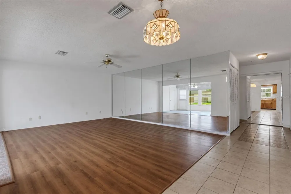 114 FERNWOOD CIRCLE #114 Seminole, FL 33777