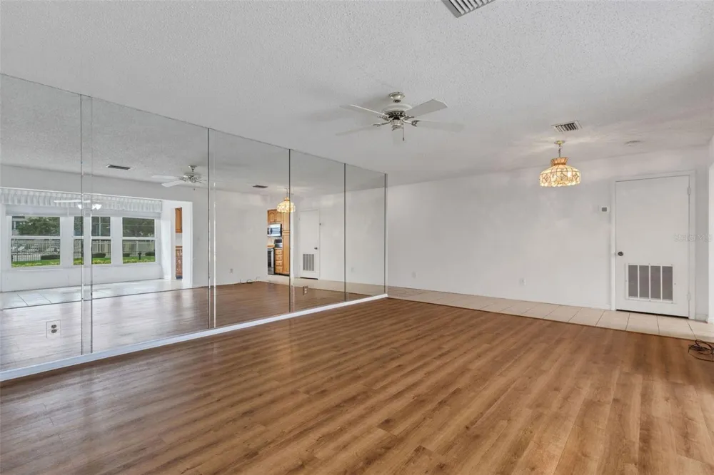 114 FERNWOOD CIRCLE #114 Seminole, FL 33777