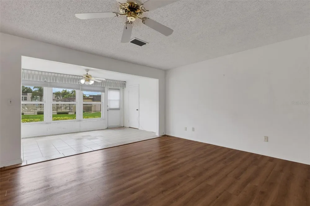 114 FERNWOOD CIRCLE #114 Seminole, FL 33777