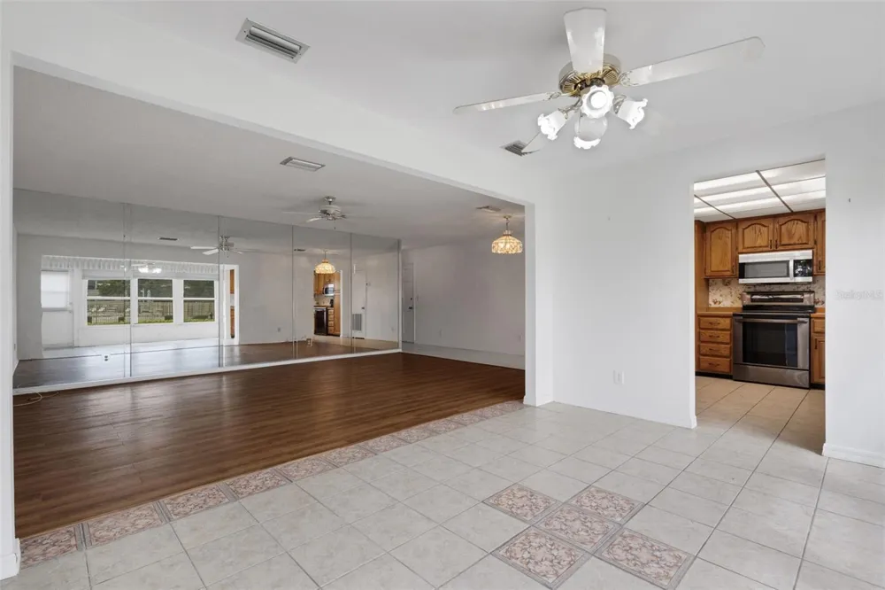 114 FERNWOOD CIRCLE #114 Seminole, FL 33777