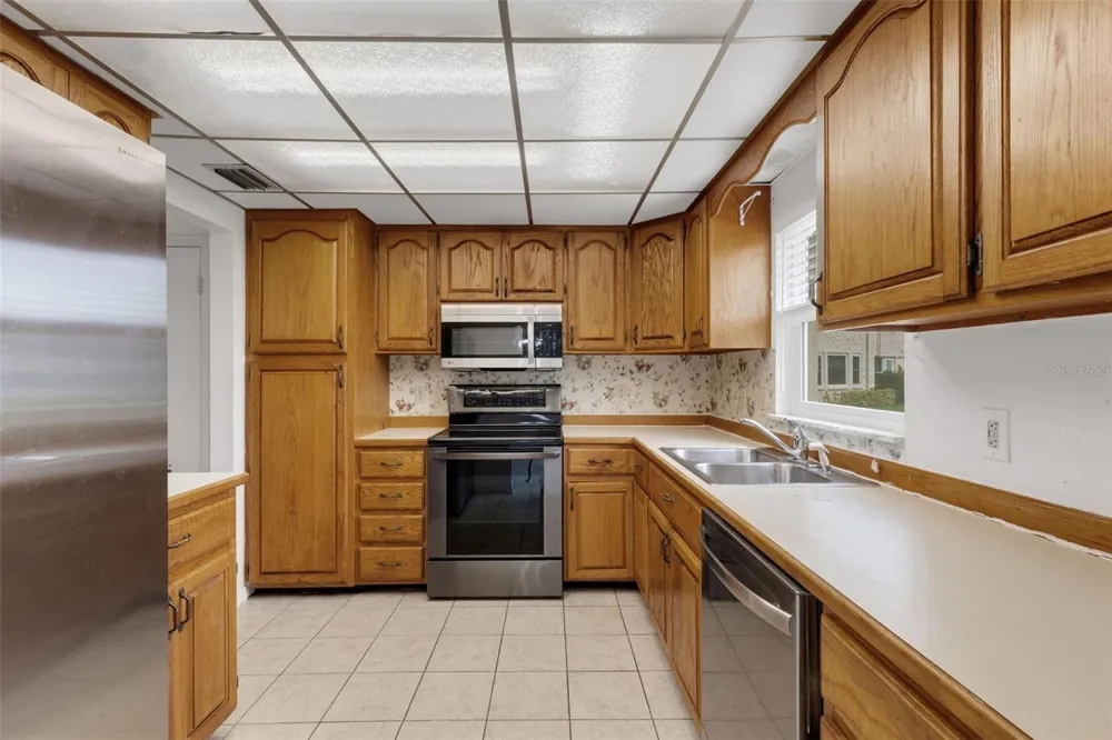 114 FERNWOOD CIRCLE #114 Seminole, FL 33777