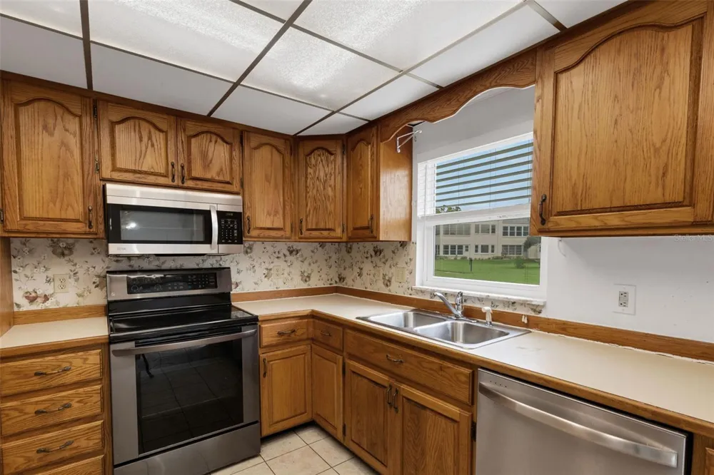 114 FERNWOOD CIRCLE #114 Seminole, FL 33777