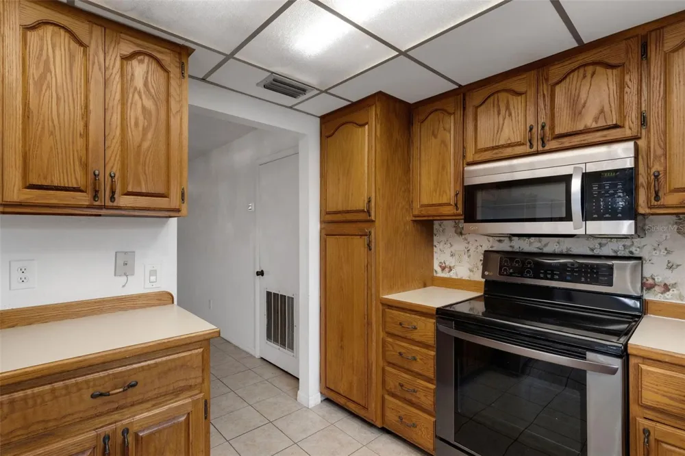 114 FERNWOOD CIRCLE #114 Seminole, FL 33777
