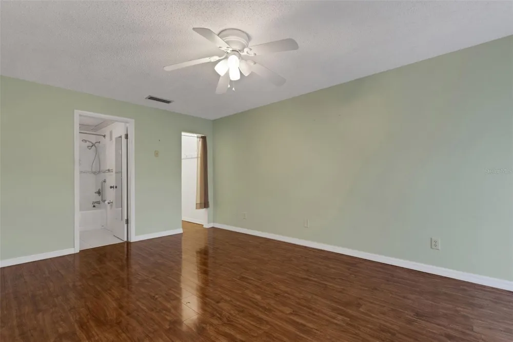 114 FERNWOOD CIRCLE #114 Seminole, FL 33777