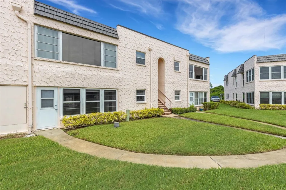 114 FERNWOOD CIRCLE #114 Seminole, FL 33777
