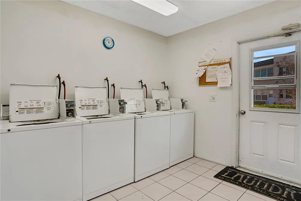 114 FERNWOOD CIRCLE #114 Seminole, FL 33777