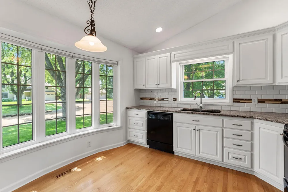 6522 Gray Fox Curve Chanhassen, MN 55317