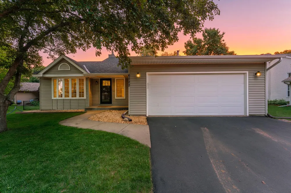 6522 Gray Fox Curve Chanhassen, MN 55317