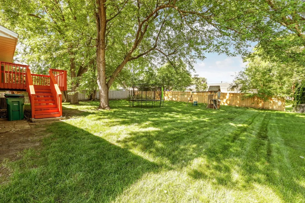 2741 Xylon Avenue New Hope, MN 55427