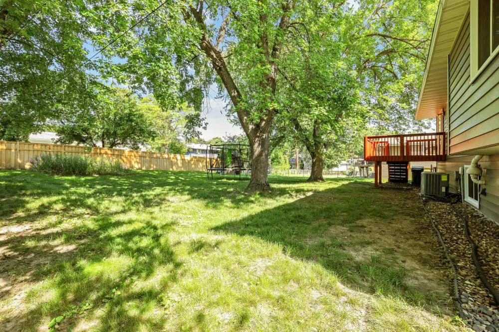 2741 Xylon Avenue New Hope, MN 55427