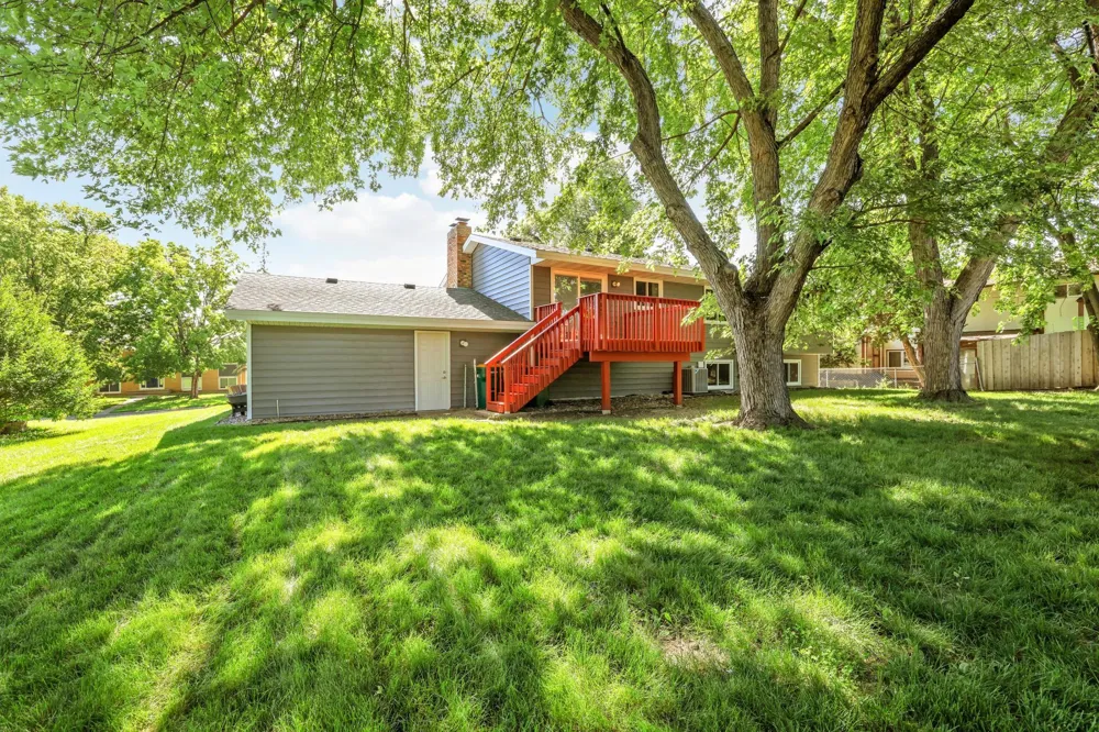 2741 Xylon Avenue New Hope, MN 55427