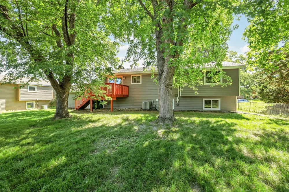 2741 Xylon Avenue New Hope, MN 55427