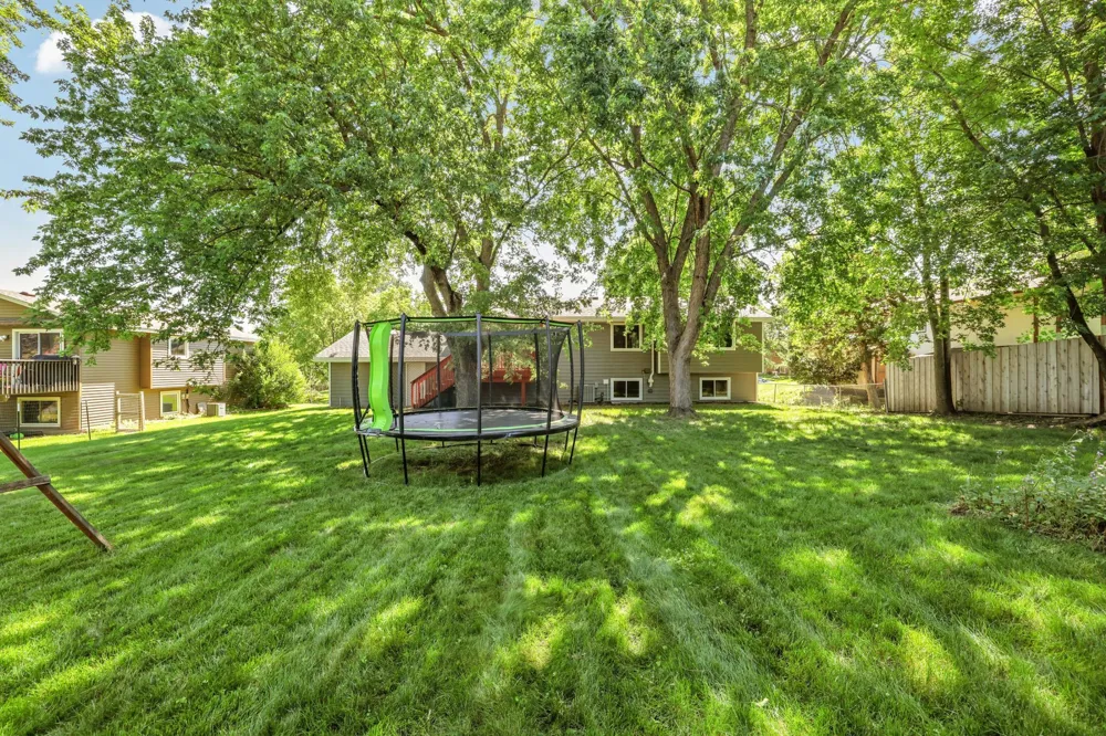 2741 Xylon Avenue New Hope, MN 55427