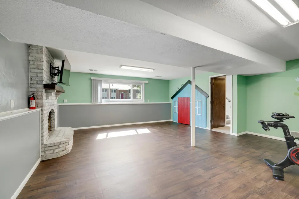 2741 Xylon Avenue New Hope, MN 55427