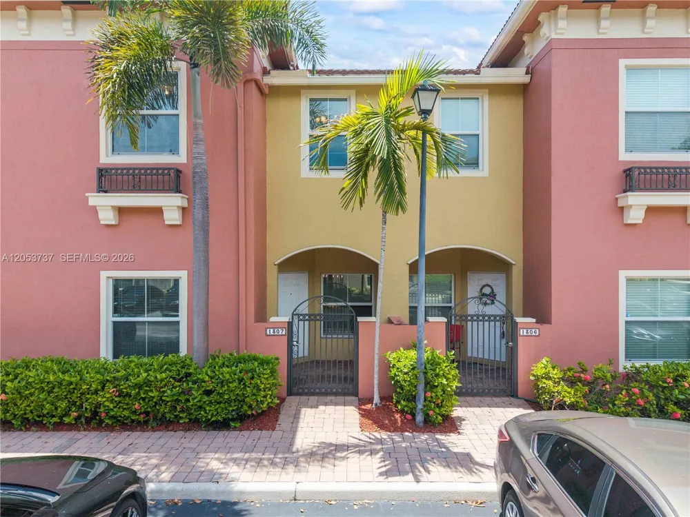 2851 W Prospect Rd #1307 Tamarac, FL 33309