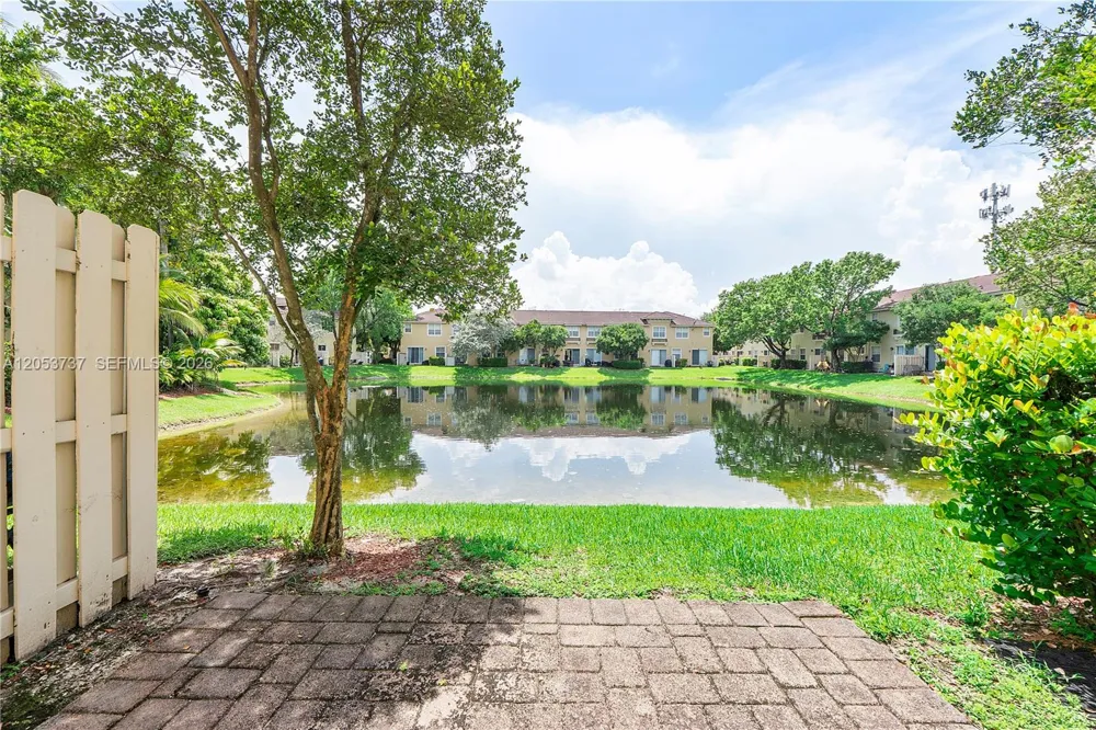 2851 W Prospect Rd #1307 Tamarac, FL 33309