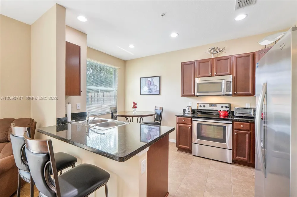2851 W Prospect Rd #1307 Tamarac, FL 33309