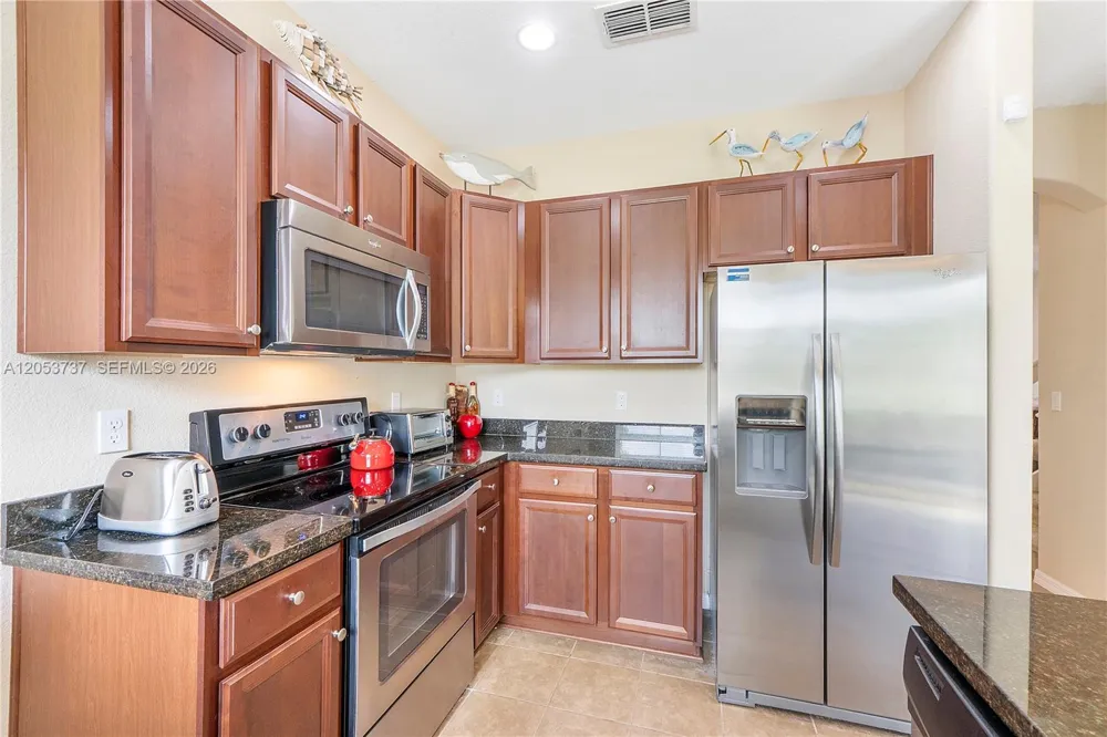 2851 W Prospect Rd #1307 Tamarac, FL 33309