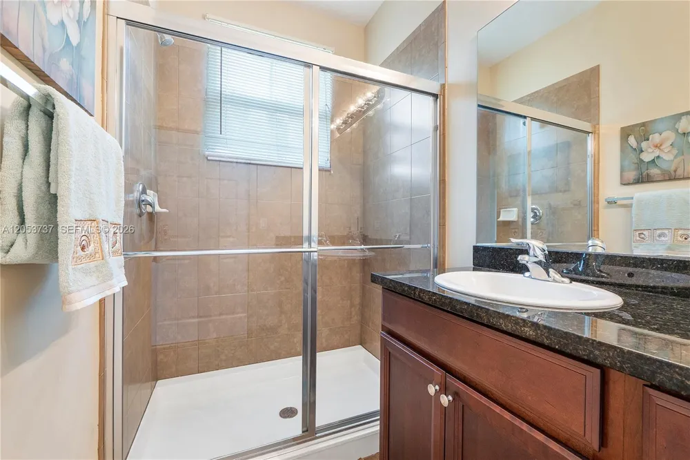 2851 W Prospect Rd #1307 Tamarac, FL 33309
