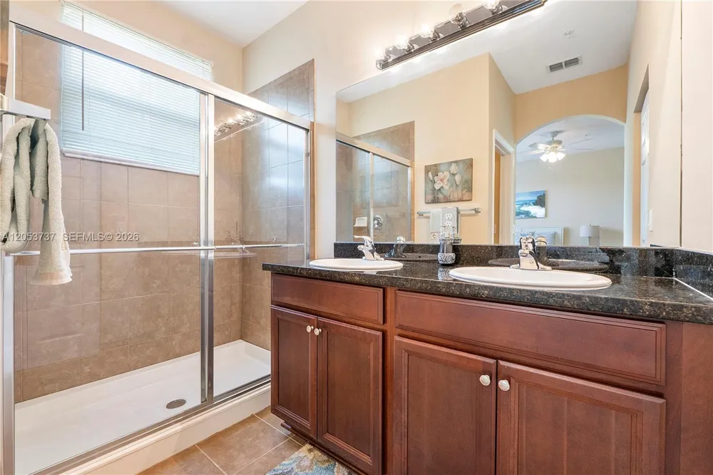 2851 W Prospect Rd #1307 Tamarac, FL 33309