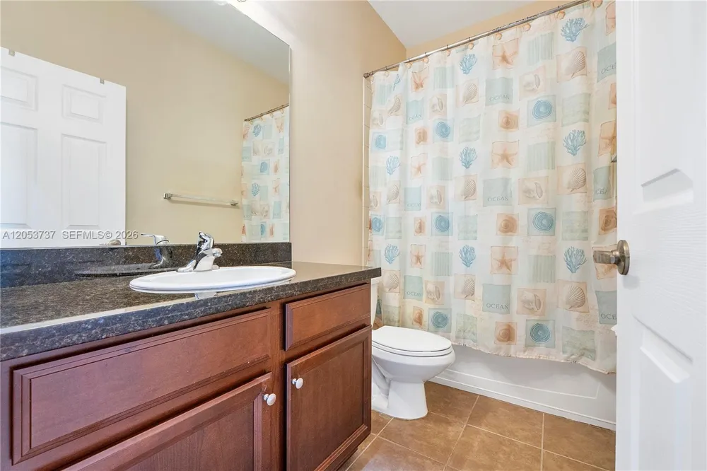 2851 W Prospect Rd #1307 Tamarac, FL 33309