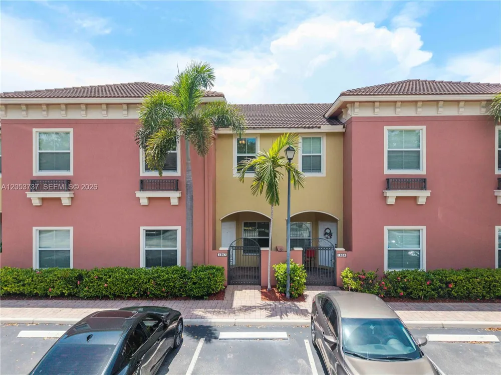 2851 W Prospect Rd #1307 Tamarac, FL 33309