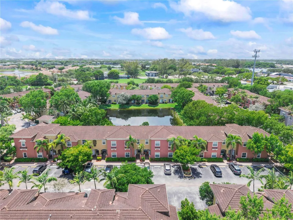 2851 W Prospect Rd #1307 Tamarac, FL 33309